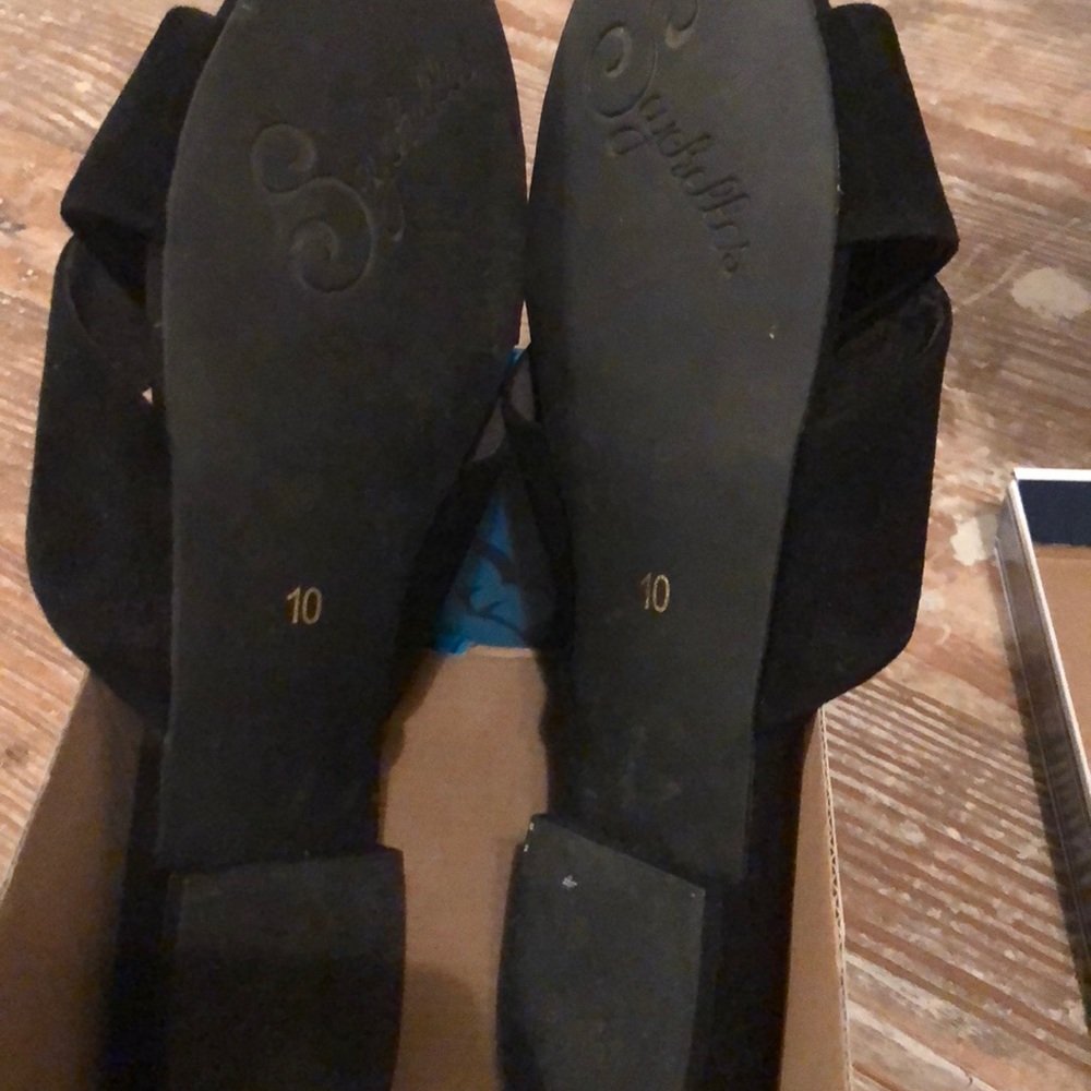 Sandals - Picture 3 of 3